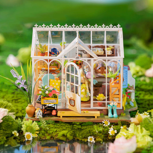 Dreamy Garden House DG163